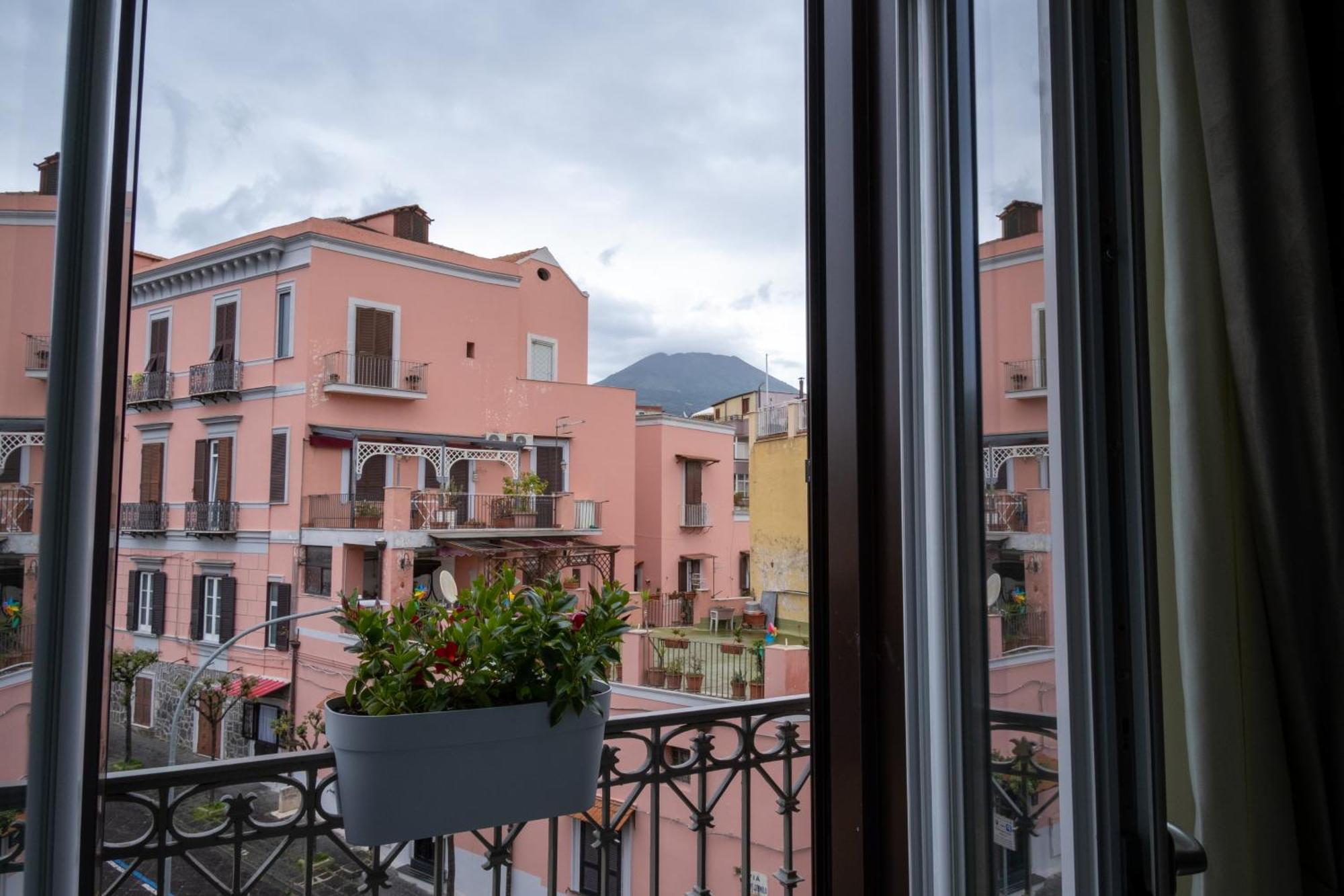 Palazzo Adele Rooms & Apartments Ercolano Exterior photo