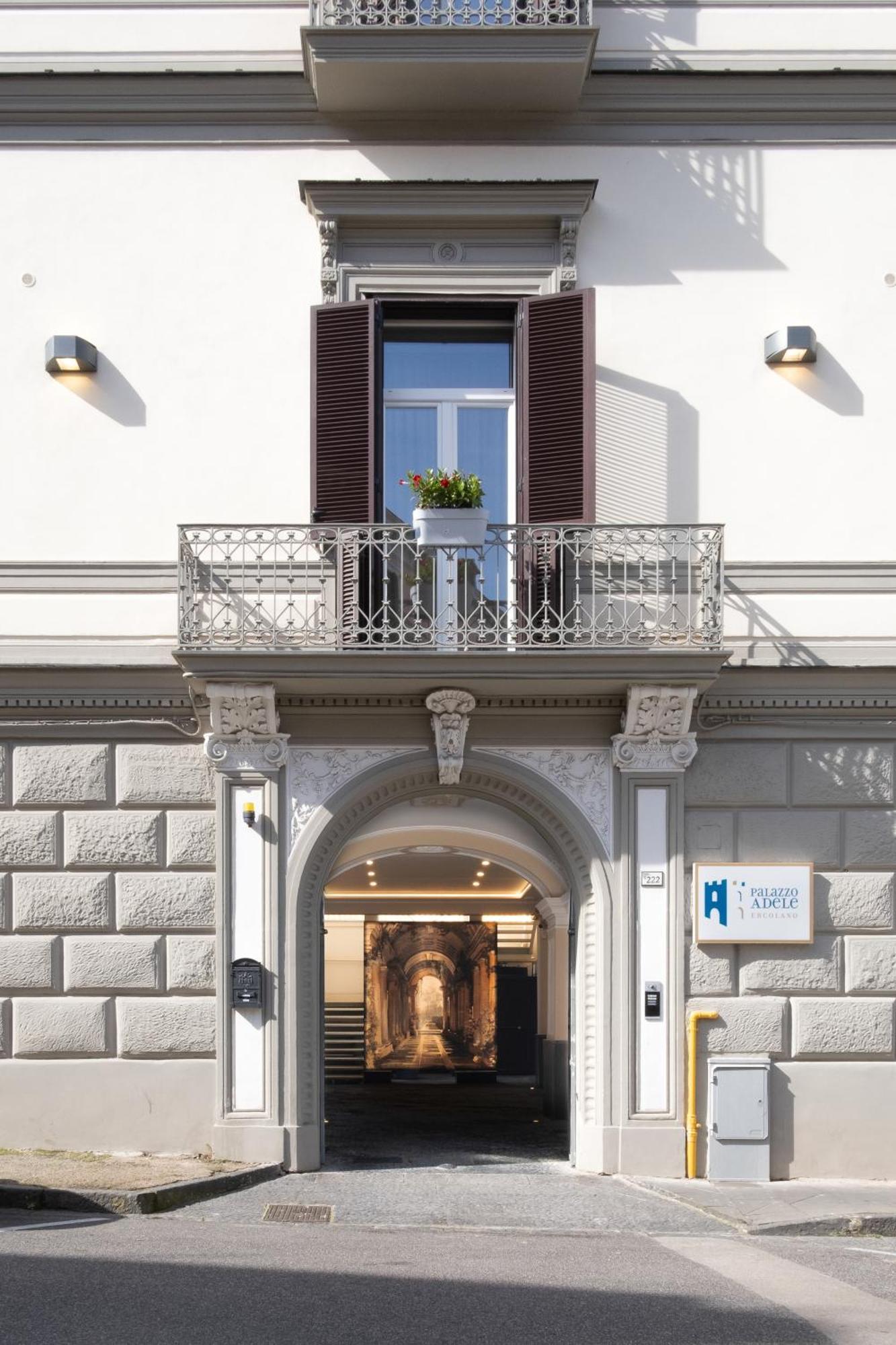 Palazzo Adele Rooms & Apartments Ercolano Exterior photo